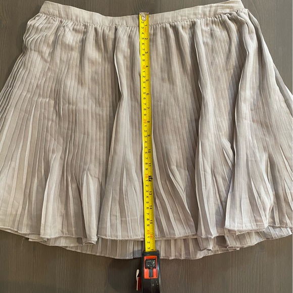 Abercrombie & Fitch Gray Pleated Skater Skirt - Picture 6 of 10
